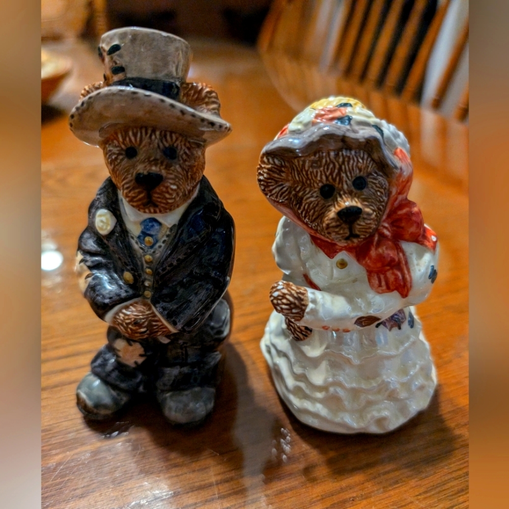 VINTAGE BEARWARE POTTERY BOYD BEARS WEDDING SALT/PEPPER SHAKERS TBC 1998 #7/686